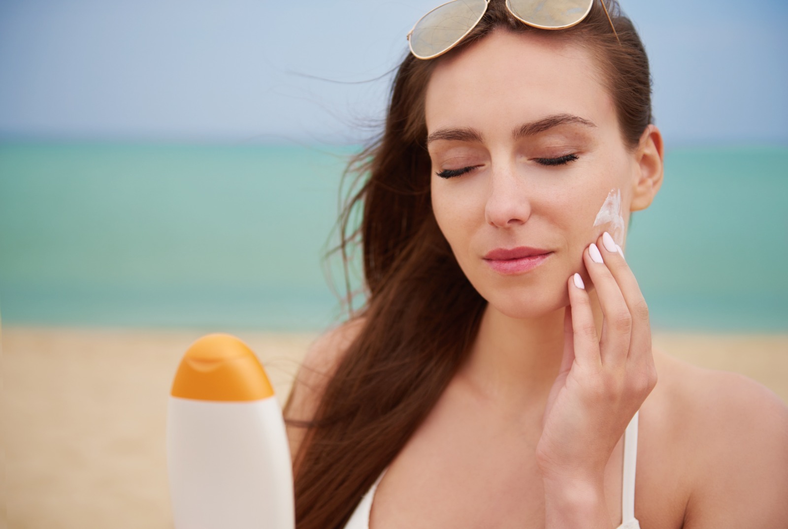 Choosing the Right UV Filter Skin Care Ingredients: A Guide to Sunscreen's Raw Materials
